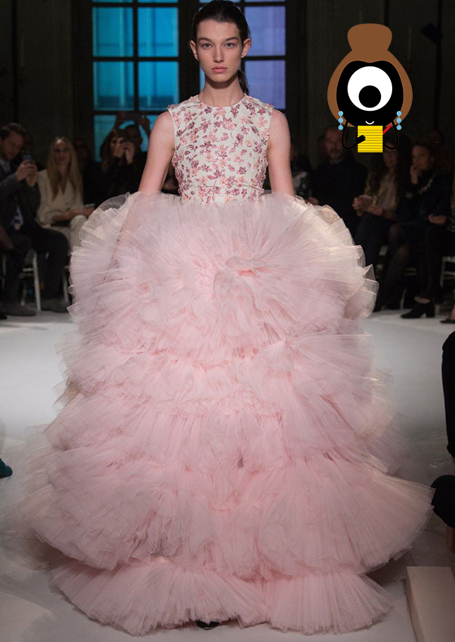 #SuzyCouture Giambattista Valli: Travelling Light